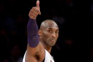 kobe-thumbs-up-return
